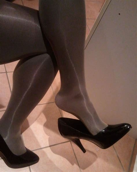 Pin On Lovely Pantyhose Covering My Legs