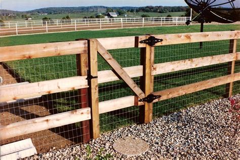 How To Build A 3 Rail Wood Fence With Wire Builders Villa