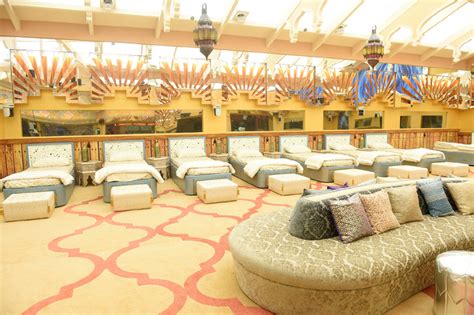 Slow secret in bed with my bos comment from : Bigg Boss 10: The New House is All About Royalty and ...