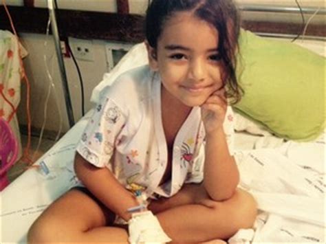 Os pais da menina afirmam que quatro dias marion brundell, patologista, afirmou no inquérito, que ainda continua, que sophie morreu devido à. G1 - Menina que emocionou milhares na web morre após luta ...