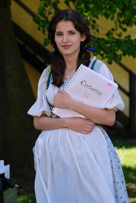 Moji milí, chci vám moc poděkovat za krásný přání k 22 narozeninám. VIDEO: Okúzľujúca česká herečka Sara Sandeva je skutočným objavom: Za svoju krásu vďačí tejto ...