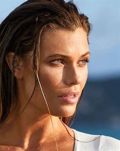 Samantha Hoopes Si Swimsuit Model Page Swimsuit Si Com