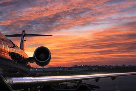 Hd Wallpaper Photo Of Airplane Under The Sunset Aircraft Flying
