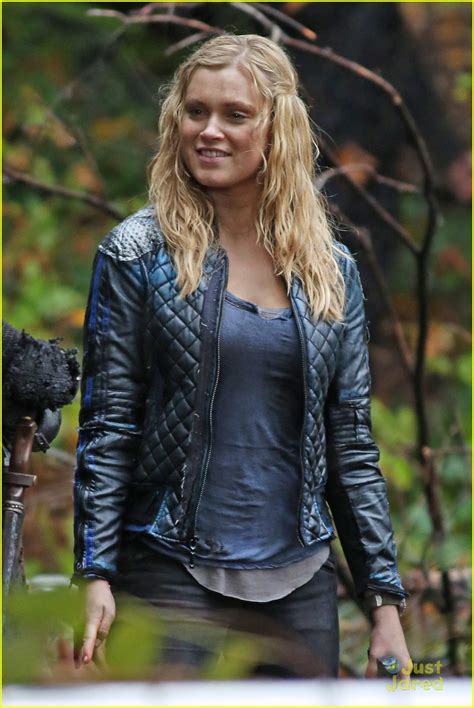 Eliza Taylor Heads Back Into The Woods On The 100 Photo 736038