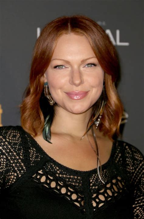 stars glam it up at pre emmy celebrations galore laura prepon red hair hair styles
