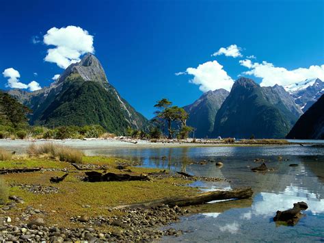 Even earthquakes are a reason for causing. The Captivating Milford Sound - New Zealand - World for Travel