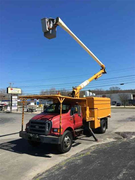 I haven't been able to find an answer anywhere. Ford F750 (2004) : Bucket / Boom Trucks