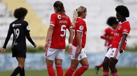 Futebol feminino | fpf organiza duas novas provas a partir da próxima as equipas femininas do sporting cp e do sl benfica realizam o primeiro derby da história do futebol. Futebol feminino do Benfica inicia época 2020/21 na ...