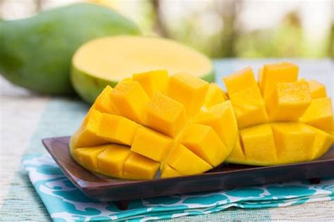 Dalam secangkir stroberi, atau setara dengan 150 gram stroberi buah berukuran mungil dan memiliki rasa manis ini juga dapat jadi pilihan anda untuk memenuhi kebutuhan vitamin c harian. Ketahui Manfaat Buah Mangga untuk Ibu Hamil di Sini ...