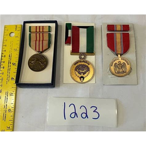 Us Vietnam Medal Set Liberation Of Kuwait Medal Set National Defense