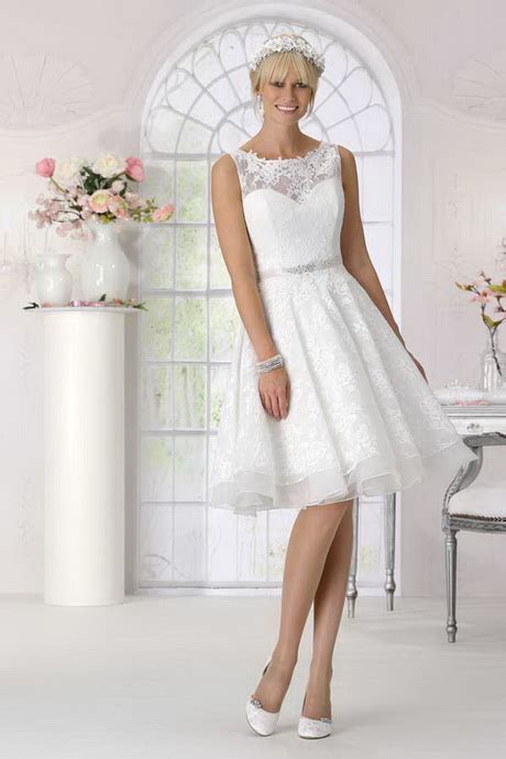 Das brautkleid valerie ist sehr elegant und schlicht. Kurze hochzeitskleider 2017
