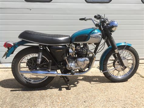 triumph tiger t100r daytona motorcycle 1968 500cc new twin amal carbs fitted in regular use mat