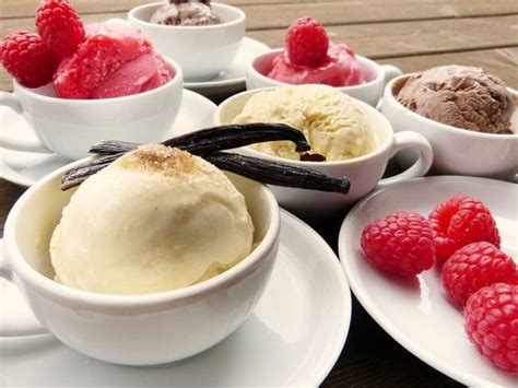 Il piatto semifreddo alla vaniglia su menoo. Ricetta Gelato alla vaniglia