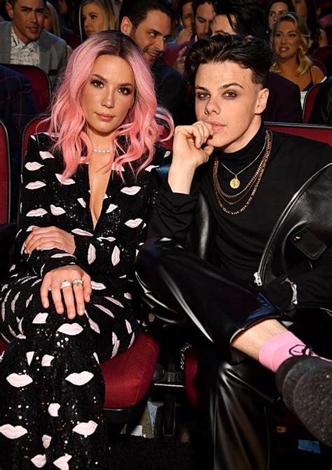 Halsey And Yungblud S Cutest Pictures Popsugar Celebrity Photo 10