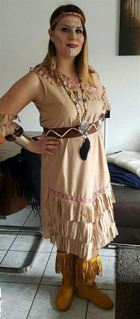 Aber nicht nur an fasching mögen sich die kinder schminken oder schminken lassen, auch geburtstage und feste jeder art sind immer ein indianer schminken. Indianer Kostüm make up | Indianer schminken frau ...