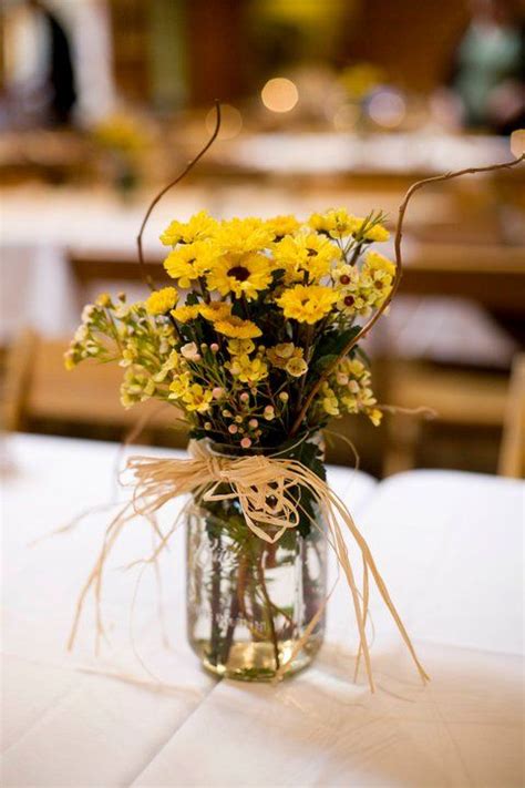 Stunning country wedding table decorations with flowers. 25+ unique Western table decorations ideas on Pinterest ...