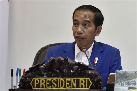 Krisdayanti mengunggah foto dirinya bersama. Presiden Jokowi Ulang Tahun Ke-57, HBDJokowiKerjaPakaiHati Jadi Trending Topic : Okezone techno