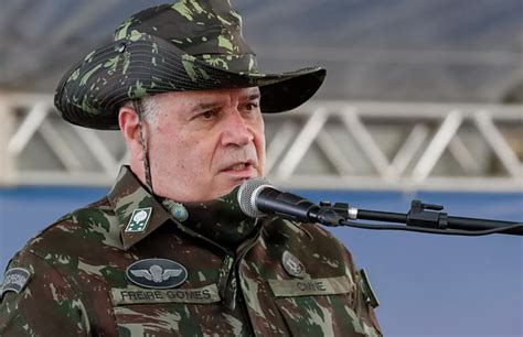 Novo Comandante Do Exército Chefiava Setor Que Supervisiona Política