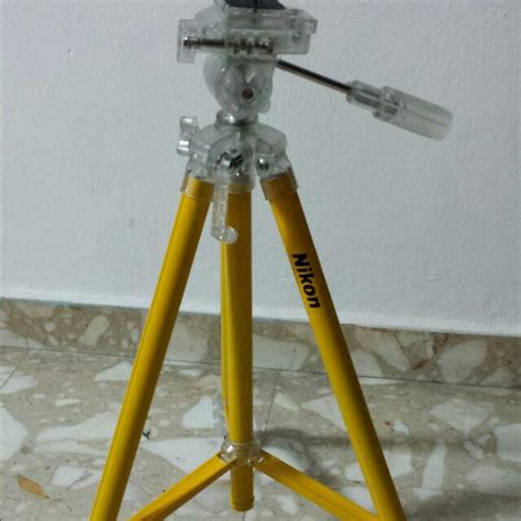 Yellow Nikon Extendable Tripod Photography Photography Accessories