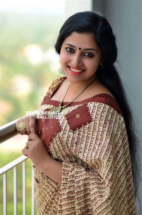 Anu Sithara Gallery In 2020 With Images Indian Natural Beauty Beauty Full Girl Most