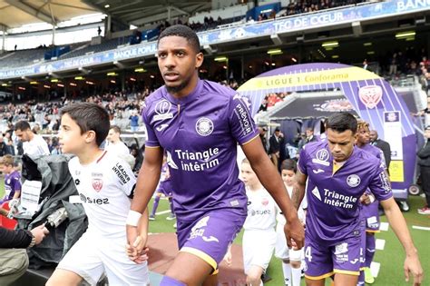 Последние твиты от toulouse fc (@toulousefc). Désormais en Ligue 2, le Toulouse Football Club bientôt ...