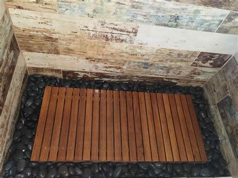 11 Best Outdoor Shower Floor Materials For Your Outdoor Bathroom