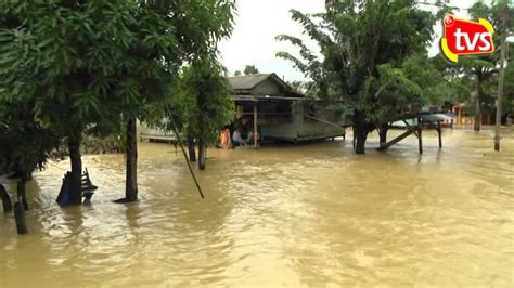 Jumlah mangsa berkurangan kepada 936 mangsa dari 281 keluarga. Terjah banjir di Terengganu - SelangorTV