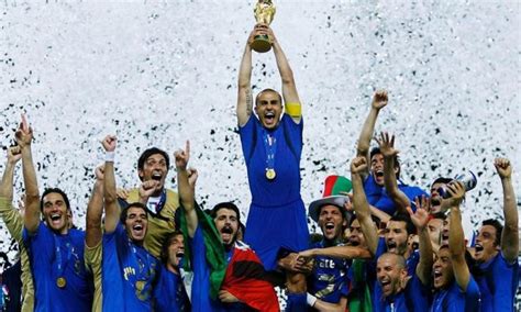 El tercero y cuarto lugar va a ser alemania contra portugal y la verdad yo creo que va a quedar así: 10 anni di Italia-Francia 2006, l'ultimo Mondiale. DOVE ...