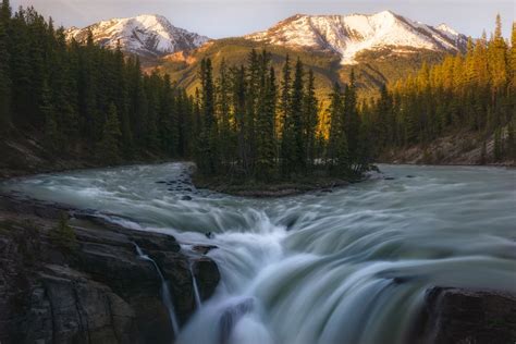 Sunwapta Falls Parque Nacional De Jasper Montañas Rocosas Itinerario