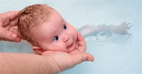 Can Newborn Babies Swim? | LIVESTRONG.COM