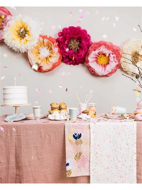 Wholesale wedding supplies uk | wedding favours and confetti :: Giant tissue paper flowers | paper flower decorations | Papermash UK | Paper flower decor ...