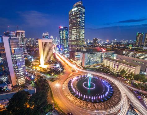 It lies on the northwest coast of java (the world's most populous island). DKI Jakarta Raih Top 50 Smart City Government | Good News from Indonesia