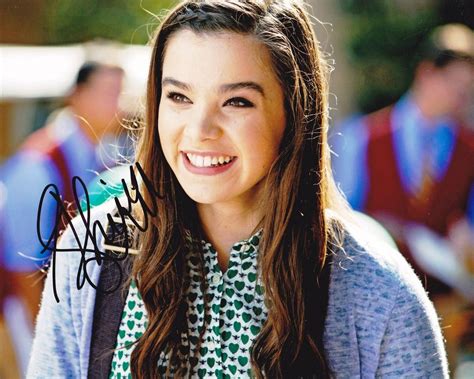 Pitch Perfect 2 Actress Hailee Steinfeld Signed Photo 8x10 Coa