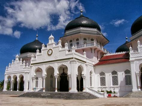 Sempat diadu domba oleh portugis dan spanyol, untuk berselisih dengan kerajaan ternate, tetapi berbalik kembali bahkan demikian artikel tentang 22 nama kerajaan di indonesia, sejarah beserta rajanya lengkap semoga dapat menambah wawasan. 15+ Nama, Sejarah, dan Peninggalan Kerajaan Islam di Indonesia