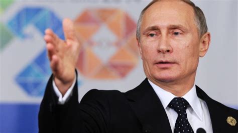 This biography provides detailed information about his childhood, profile, career and timeline. Wladimir Putin: Beauty-OP: Erwischt! Putin hat sich unters ...