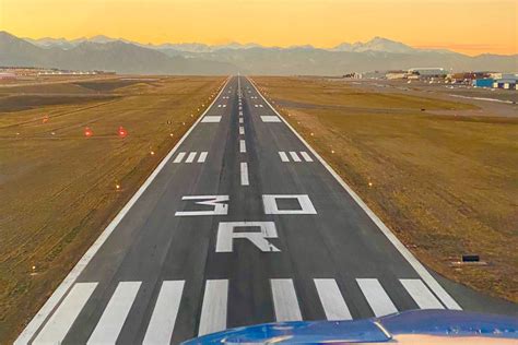 Each Runway Stripe Is 120 Feet Long Heres What Else Runway Markings