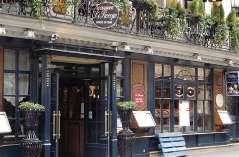 Le plus vieux café de France situé au cœur de Paris est ouvert depuis