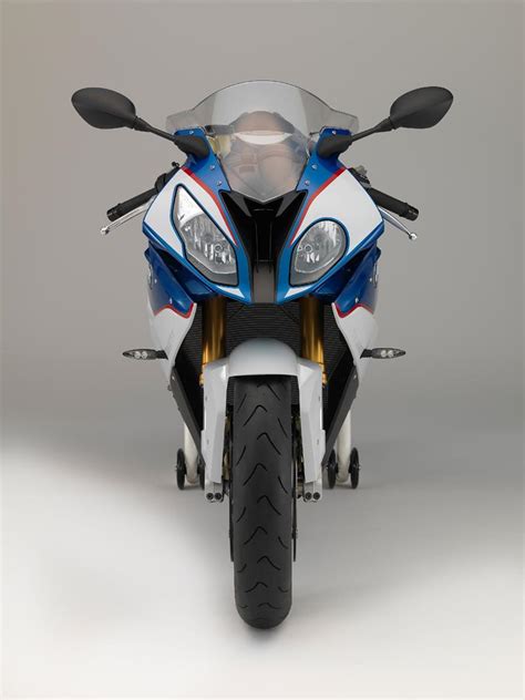 Bmw's s1000rr is the german company's first venture into modern superbike territory and what a serious effort it is. Cologne Show: New BMW S1000RR