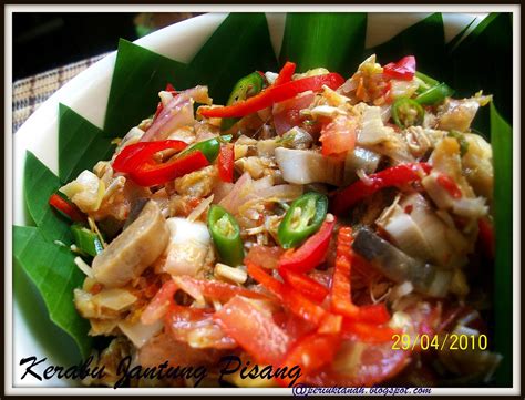Masukkan jantung pisang dalam sebuah bekas. periuktanah: Kerabu Jantung Pisang