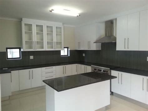 The perfect meal for traveling to scotland on a budget! KITCHEN AND BEDROOM BUILT-IN CUPBOARDS | Rondebosch ...
