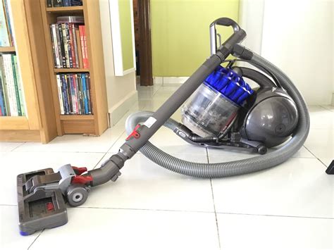 Call dyson malaysia toll free. A Walk to Remember: Review: Dyson DC28C Musclehead Vacuum ...