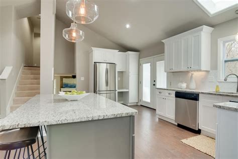 Mma fighter bristol marunde and his wife scoop up neglected homes in las vegas, nevada. 16 Amazing 'Flip or Flop Atlanta' Transformations | Flip or Flop Atlanta | HGTV | Kitchen style ...