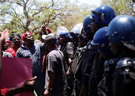 Zimbabwe Police Stop Public Workers From Marching For Better Pay Curaçao Chronicle