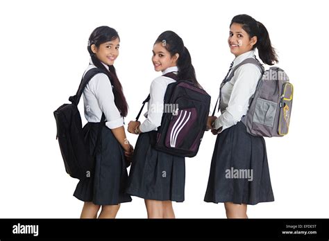 3 Indische Mädchen Schüler Stehen Stockfotografie Alamy