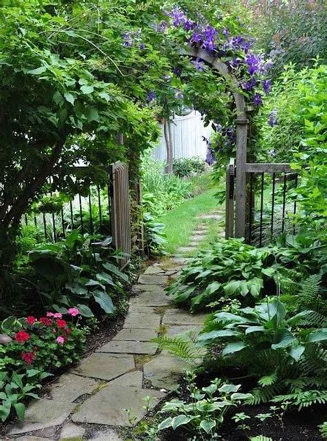 03 Fantastic Cottage Garden Ideas To Create Cozy Private Spot