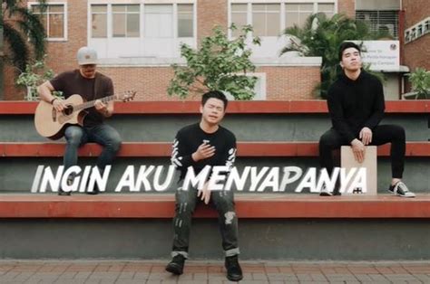 Video ini berasal dari youtube dimana hak cipta adalah milik youtube dan/atau pemilik video yang. Lirik Lagu 'Inikah Cinta' Yang Dipopulerkan Oleh Me, Cover ...