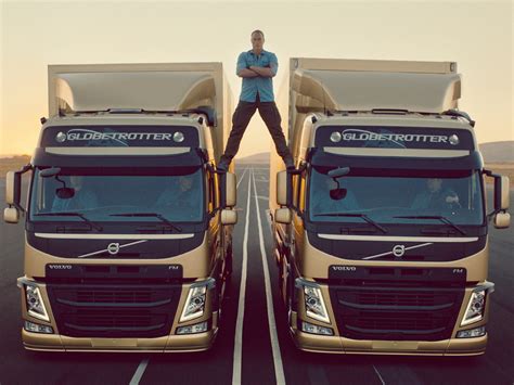 Jean claude van damme showing his awesome moves. Jean-Claude Van Damme performs amazing split between ...