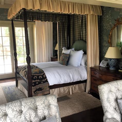 Select bedroom dining room living room office. @michaelsmithinc on Instagram • 18th Century bed - guest ...
