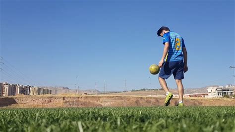 Последние твиты от football skills (@footbal_skills). Football Skills (freestyle) - YouTube