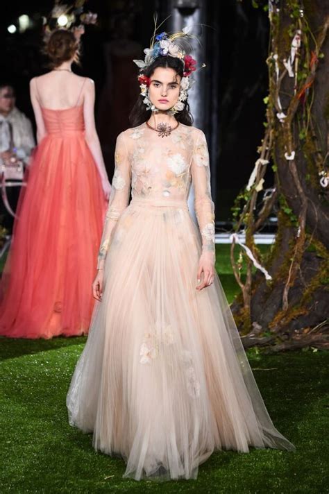 Les 20 Incroyables Robes Haute Couture De Dior à Tokyo Le Parisien